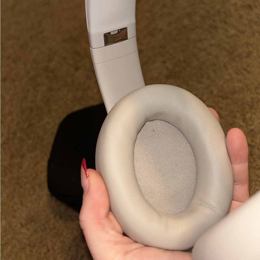 Beats by Dre Over-Ear Studio Pros - Gray - Picture 6 of 6